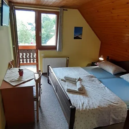 Pri Miklavu Farm stay *