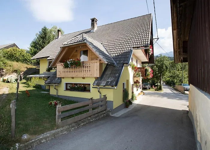 农家乐 Pri Miklavu 博希尼